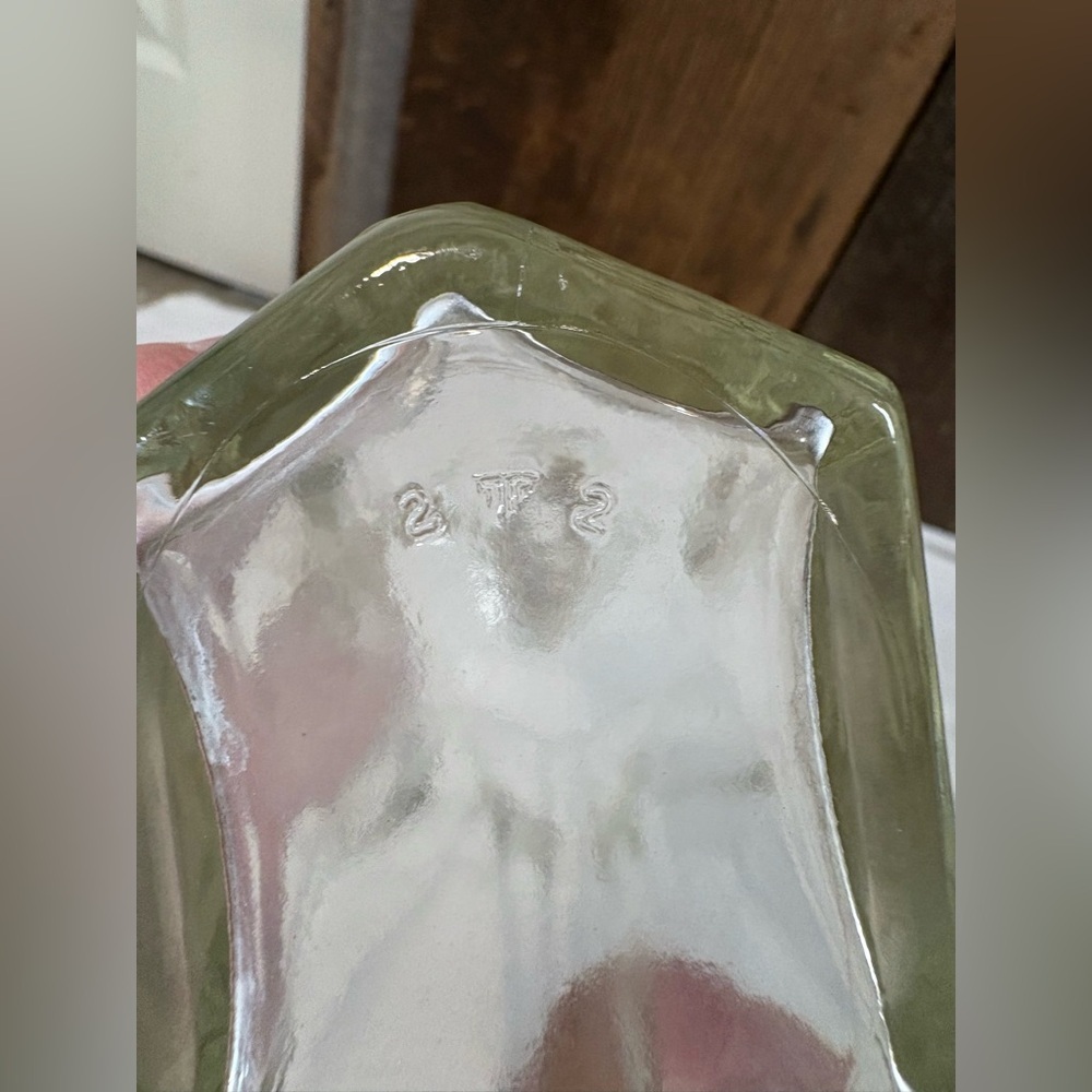 VINTAGE CLEAR GLASS LIQUOR/WINE DECANTER W/ GLASS STOPPER #0-126 ON BOTTOM 12" - Picture 8 of 10